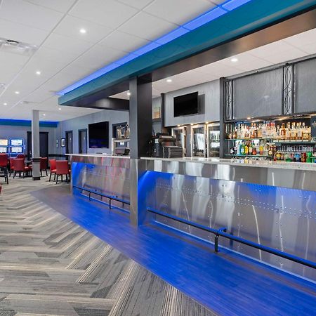 Best Western Plus Port O'Call Hotel Калґарі Екстер'єр фото