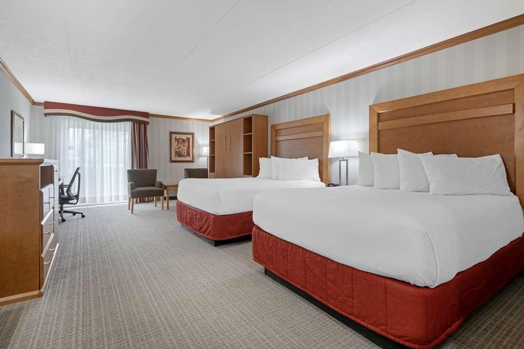 Best Western Plus Port O'Call Hotel Калґарі Номер фото